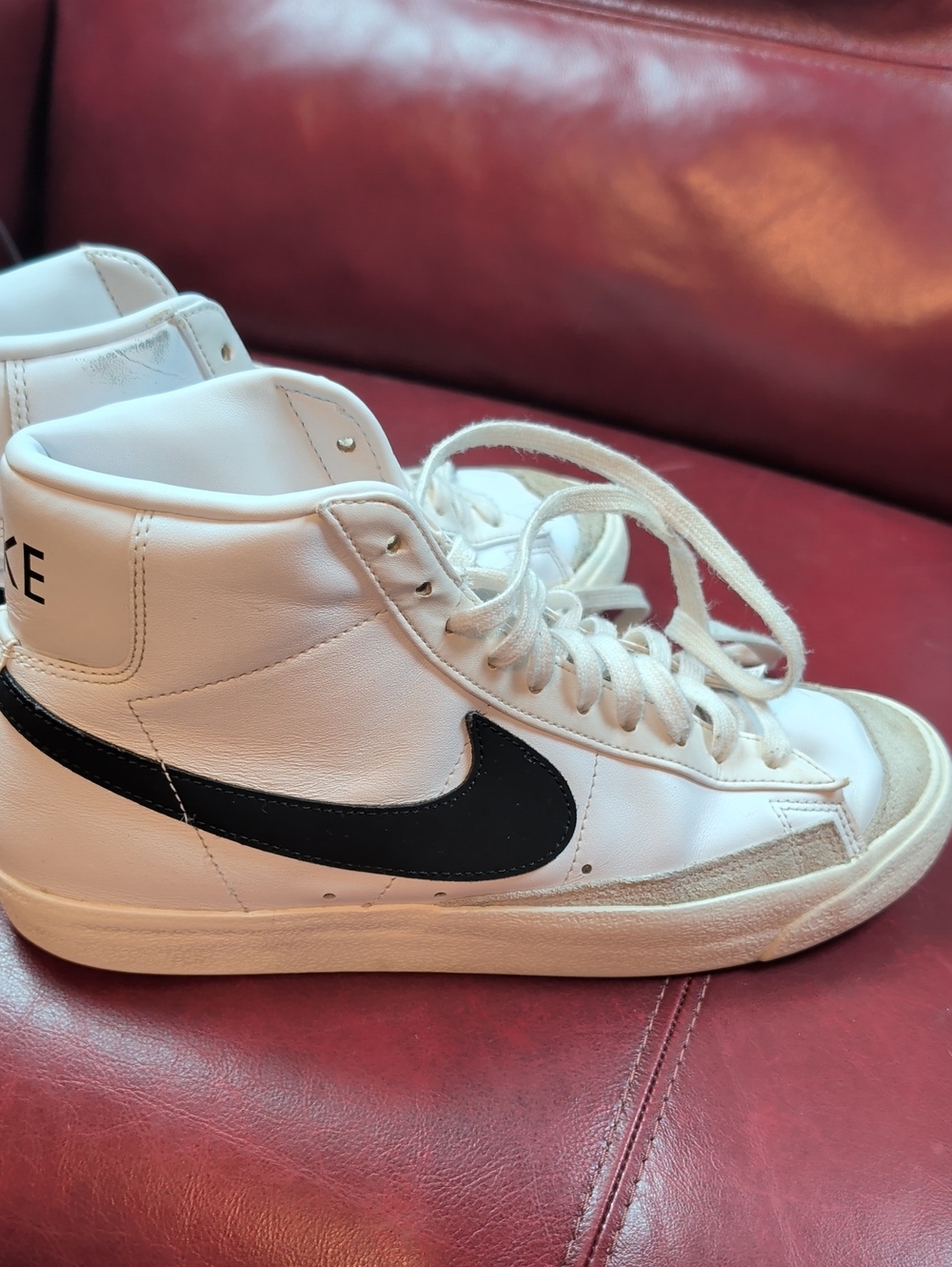 Nike Blazer Mid White Leather Sneakers with Black Swoosh 10.5 Men's - Picture 5 of 10